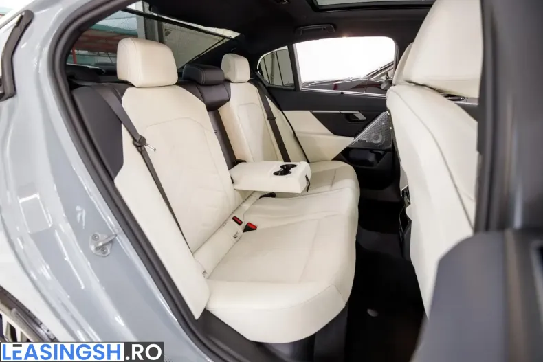 BMW 550e (Seria 5) din 2025 cu 30.590 km - oferta BMW221400 - foto 13