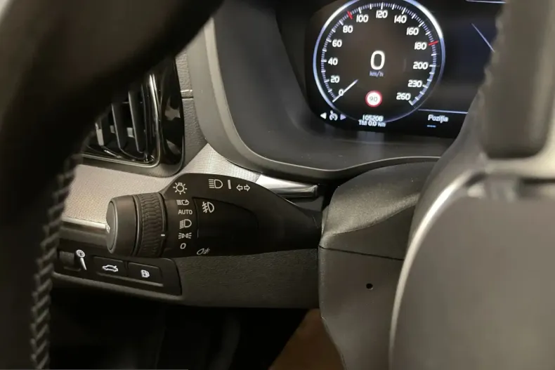 Volvo XC60 din 2021 cu 105.208 km - oferta VOL221418 - foto 28