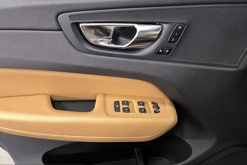 Volvo XC60 din 2021 cu 105.208 km - oferta VOL221418 - foto 29