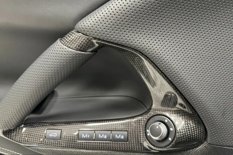 Ferrari 812 din 2023 cu 2.051 km - oferta FER221428 - foto 23
