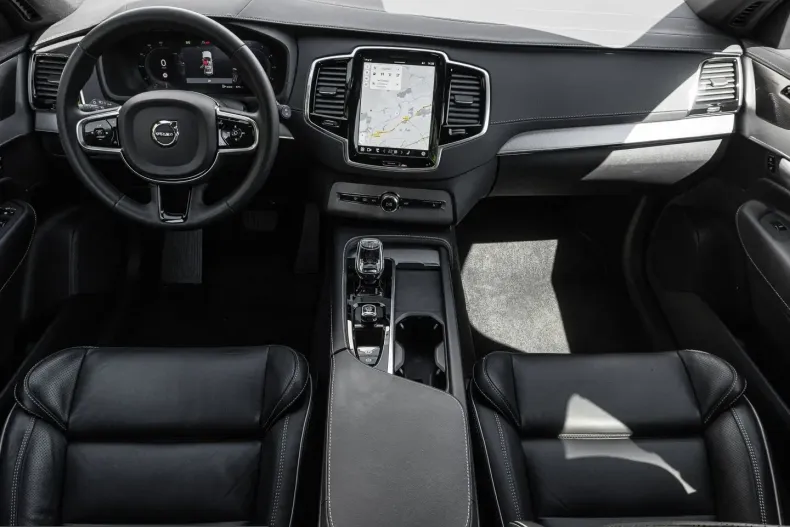 Volvo XC90 din 2023 cu 46.688 km - oferta VOL221432 - foto 8