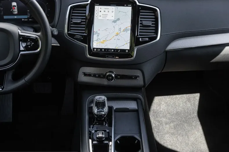 Volvo XC90 din 2023 cu 46.688 km - oferta VOL221432 - foto 10