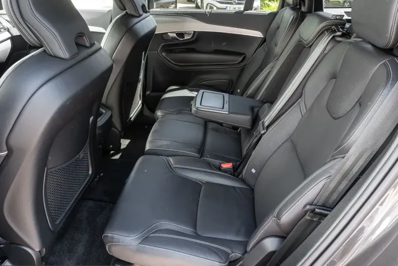 Volvo XC90 din 2023 cu 46.688 km - oferta VOL221432 - foto 14