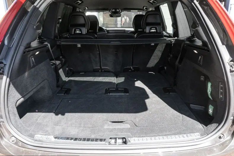 Volvo XC90 din 2023 cu 46.688 km - oferta VOL221432 - foto 16