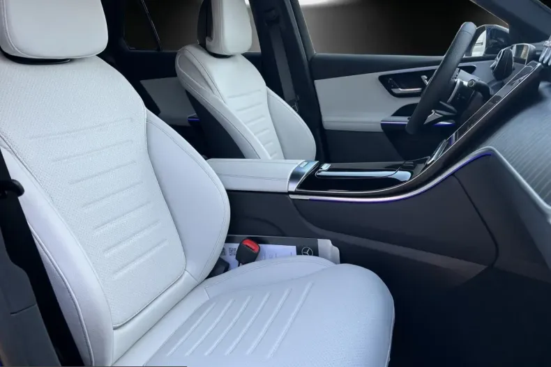 Mercedes-Benz GLC 300 (Clasa GLC) din 2023 cu 9.900 km - oferta MER221450 - foto 11