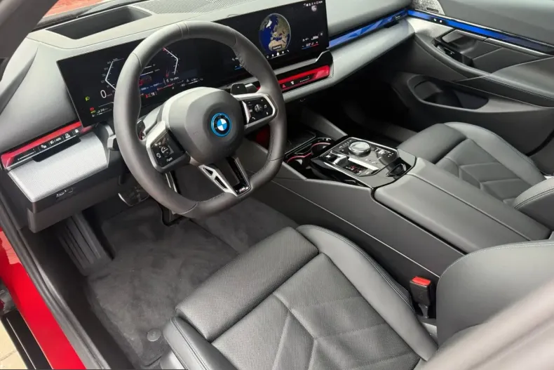 BMW 550 (Seria 5) din 2025 cu 12.309 km - oferta BMW221472 - foto 10