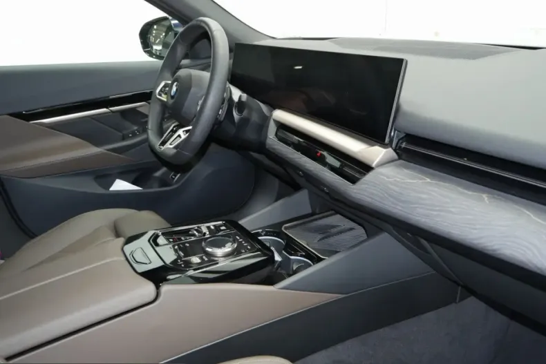 BMW 540 (Seria 5) din 2025 cu 13.370 km - oferta BMW221473 - foto 6