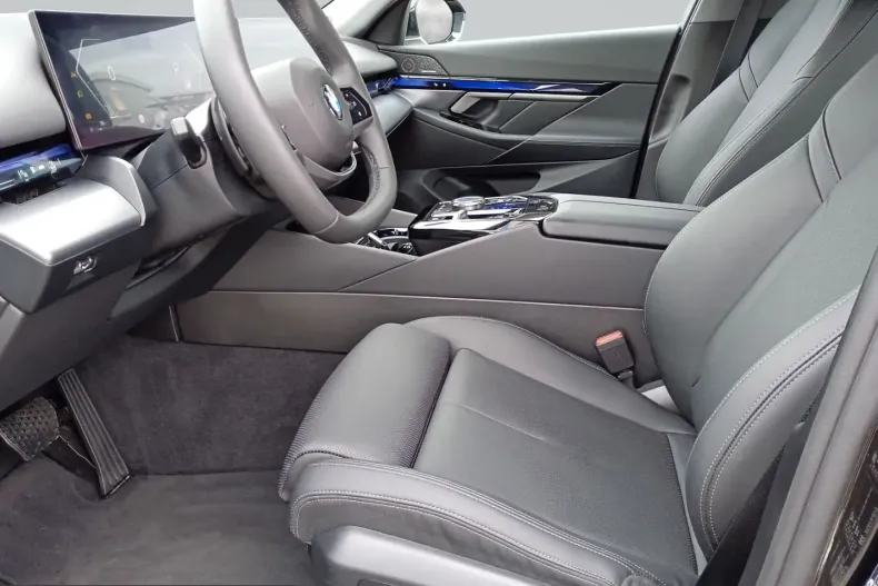 BMW 520 (Seria 5) din 2025 cu 13.717 km - oferta BMW221475 - foto 13