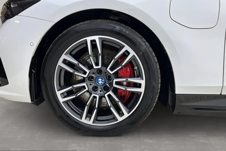 BMW 550 (Seria 5) din 2024 cu 29.513 km - oferta BMW221476 - foto 6