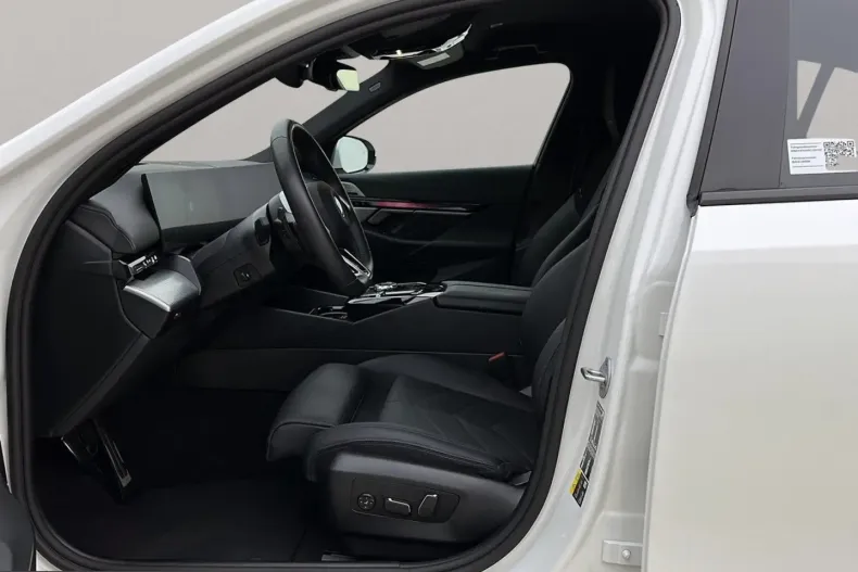 BMW 550 (Seria 5) din 2024 cu 29.513 km - oferta BMW221476 - foto 7