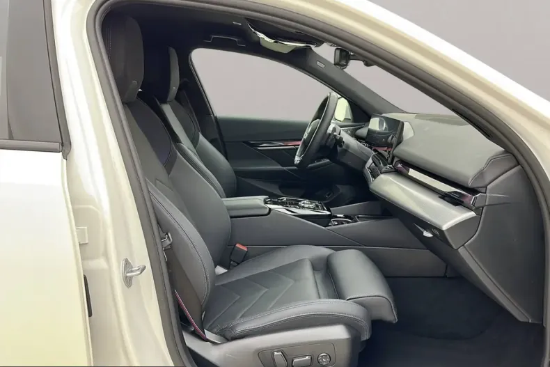 BMW 550 (Seria 5) din 2024 cu 29.513 km - oferta BMW221476 - foto 8