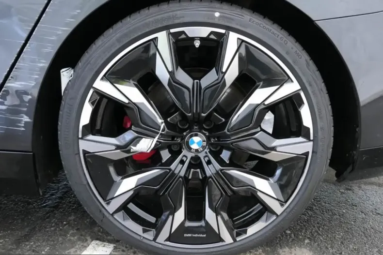 BMW 540 (Seria 5) din 2025 cu 21.960 km - oferta BMW221480 - foto 4