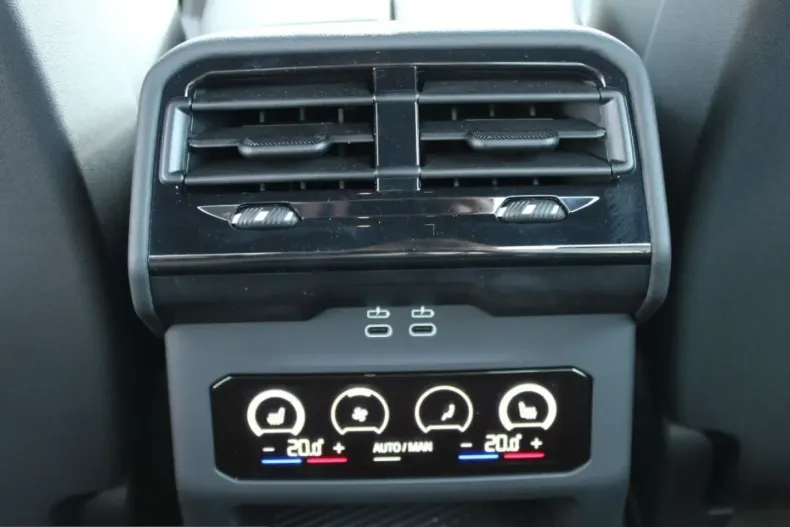 BMW 520 (Seria 5) din 2025 cu 19.376 km - oferta BMW221482 - foto 10