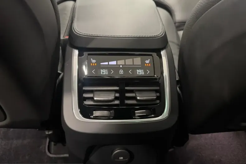 Volvo XC90 din 2024 cu 72.000 km - oferta VOL221492 - foto 23