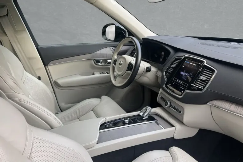 Volvo XC90 din 2024 cu 44.400 km - oferta VOL221496 - foto 3