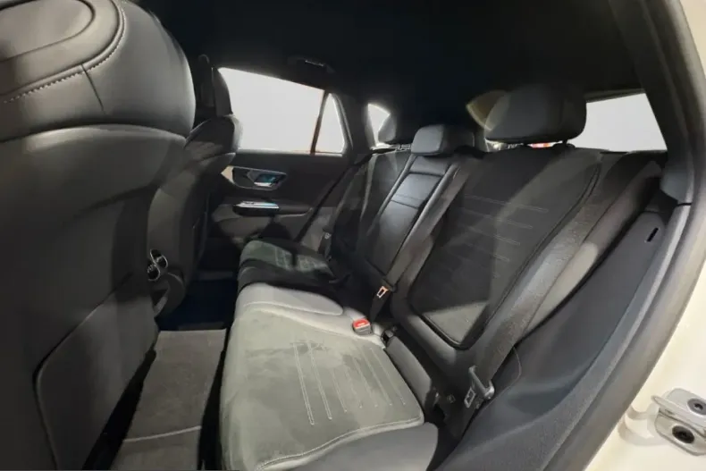 Mercedes-Benz GLC 200 (Clasa GLC) din 2023 cu 48.667 km - oferta MER221505 - foto 14