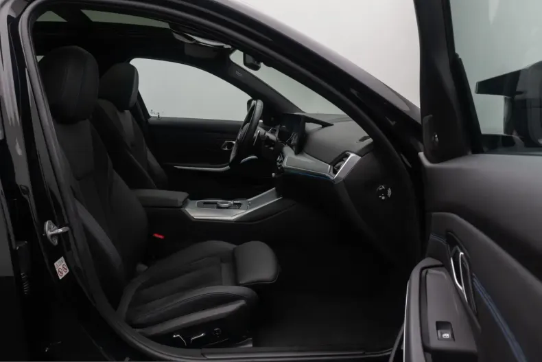BMW M340i (Seria 3) din 2024 cu 34.482 km - oferta BMW221519 - foto 27