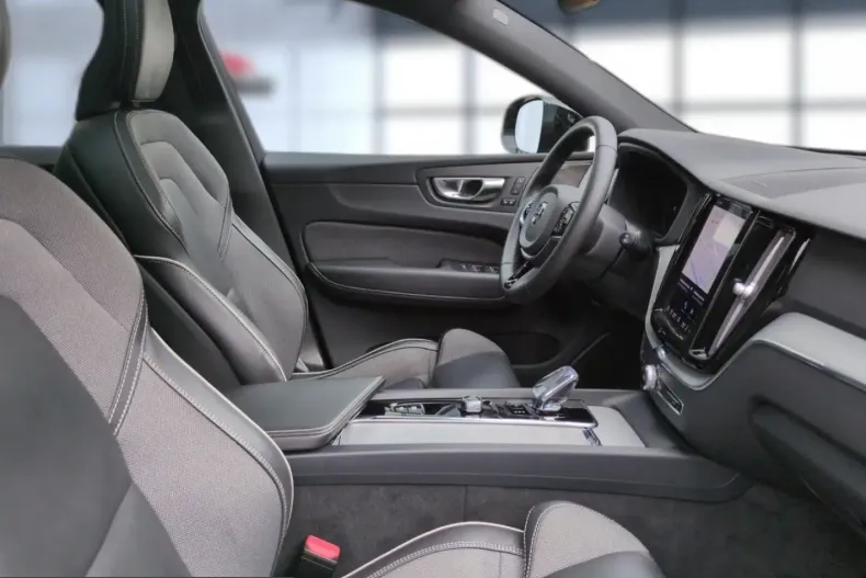 Volvo XC60 din 2024 cu 20.500 km - oferta VOL221523 - foto 11