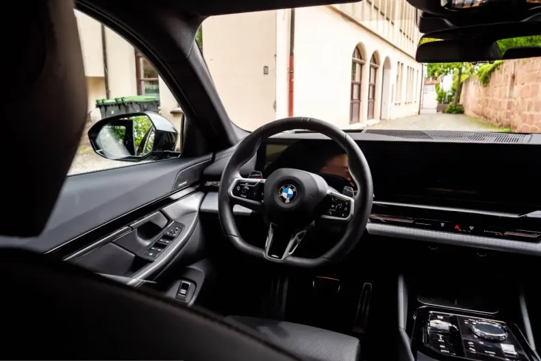 BMW 520 (Seria 5) din 2025 cu 14.800 km - oferta BMW221525 - foto 29