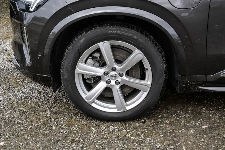 Volvo XC90 din 2025 cu 22.925 km - oferta VOL221527 - foto 4