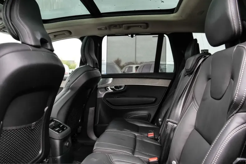 Volvo XC90 din 2025 cu 22.925 km - oferta VOL221527 - foto 8
