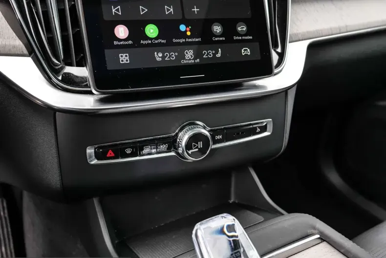 Volvo XC90 din 2025 cu 22.925 km - oferta VOL221527 - foto 18