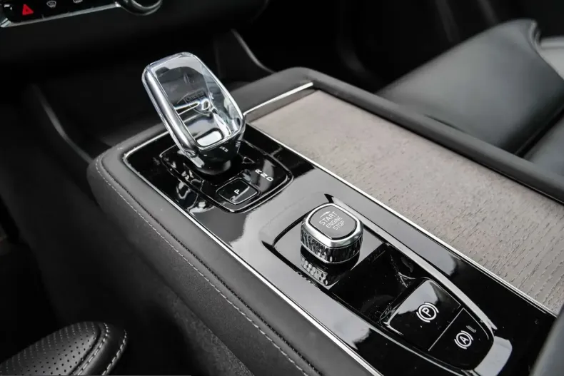 Volvo XC90 din 2025 cu 22.925 km - oferta VOL221527 - foto 19