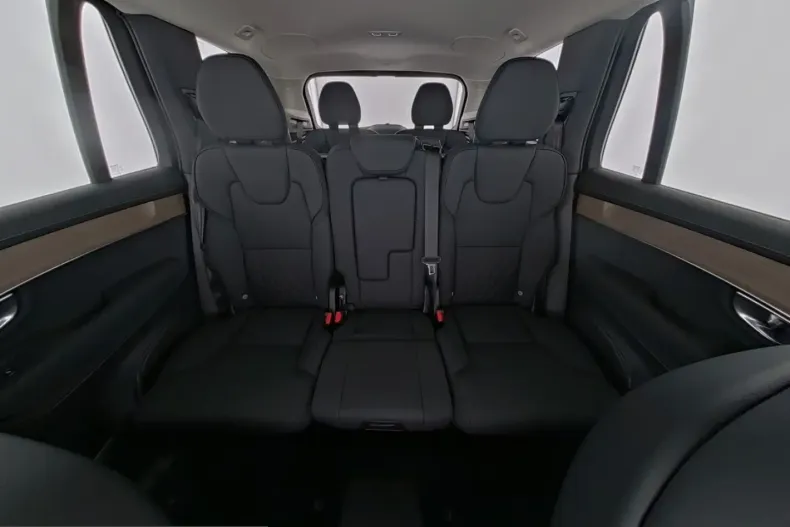 Volvo XC90 din 2025 cu 27.743 km - oferta VOL221529 - foto 7