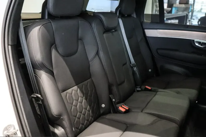 Volvo XC90 din 2025 cu 6.200 km - oferta VOL221531 - foto 5