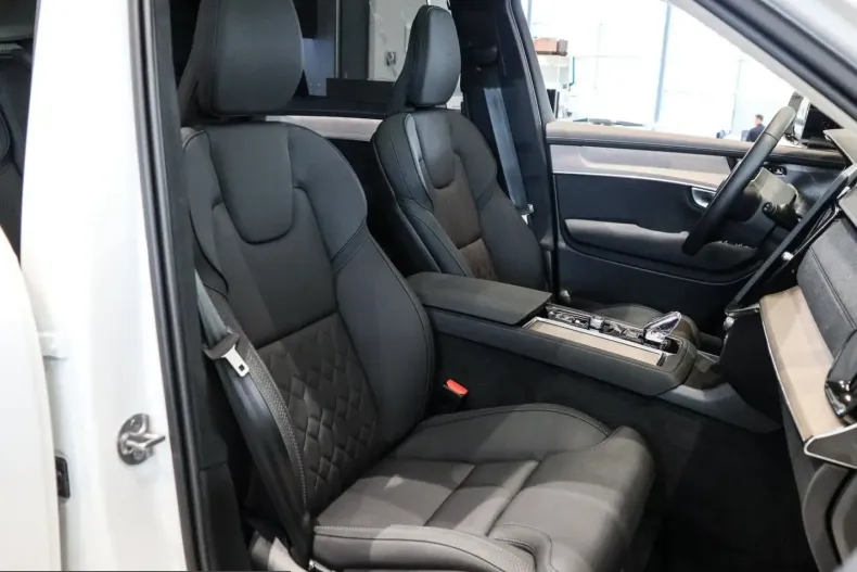 Volvo XC90 din 2025 cu 6.200 km - oferta VOL221531 - foto 7