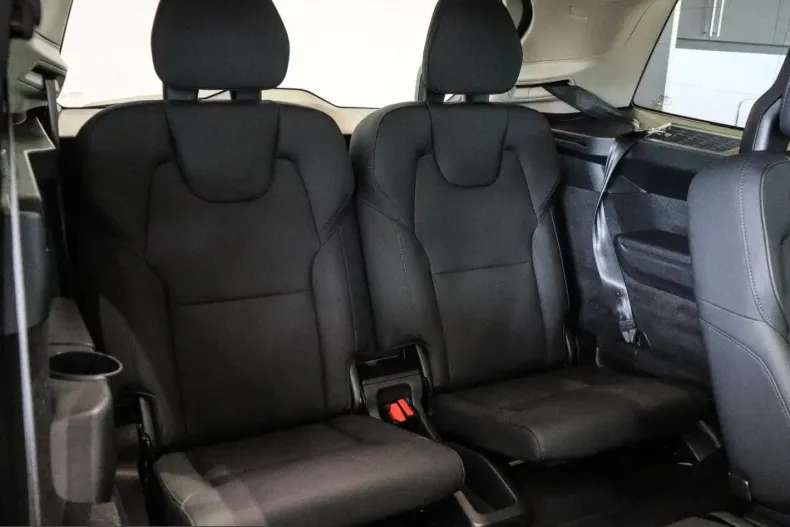 Volvo XC90 din 2025 cu 6.200 km - oferta VOL221531 - foto 16