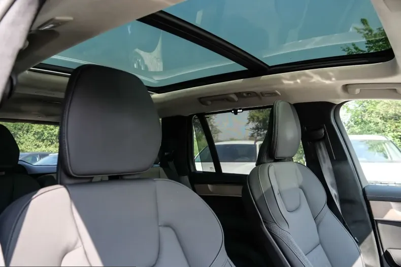 Volvo XC90 din 2025 cu 25.898 km - oferta VOL221532 - foto 16
