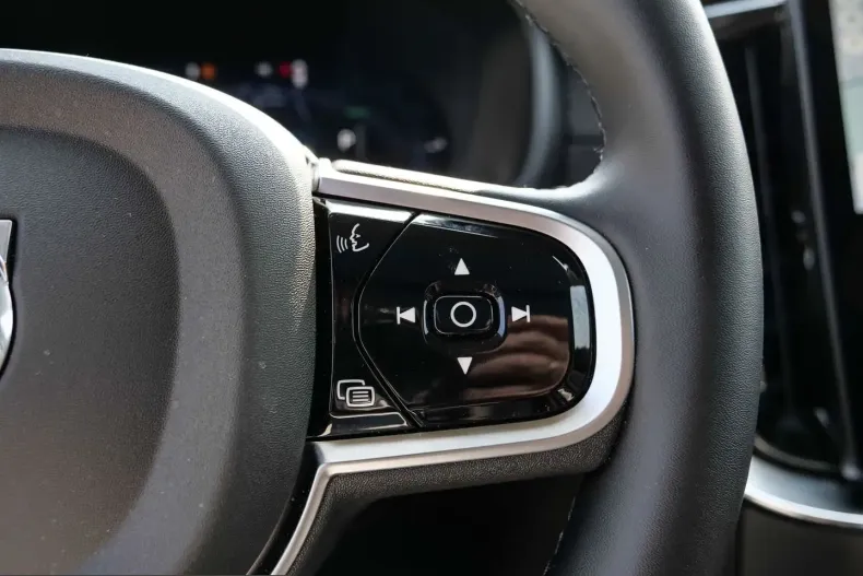 Volvo XC90 din 2025 cu 25.898 km - oferta VOL221532 - foto 22