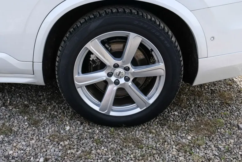 Volvo XC90 din 2025 cu 17.281 km - oferta VOL221533 - foto 4
