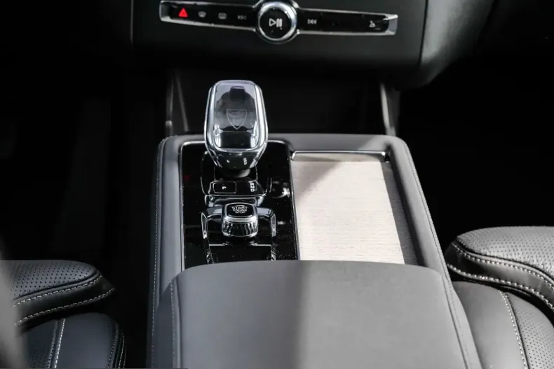 Volvo XC90 din 2025 cu 17.281 km - oferta VOL221533 - foto 11