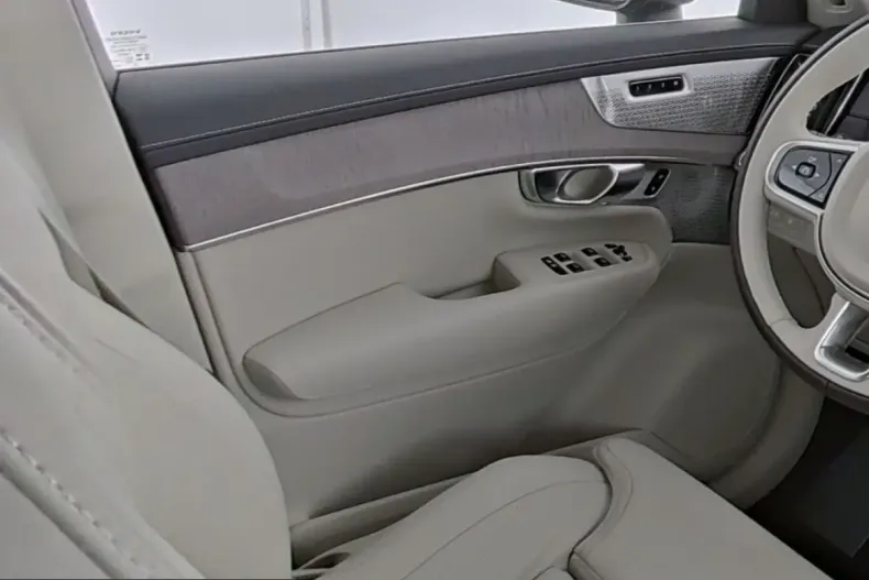 Volvo XC90 din 2025 cu 25.370 km - oferta VOL221534 - foto 12
