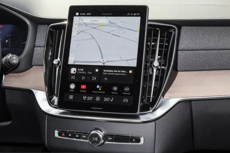 Volvo XC90 din 2025 cu 15.800 km - oferta VOL221535 - foto 9
