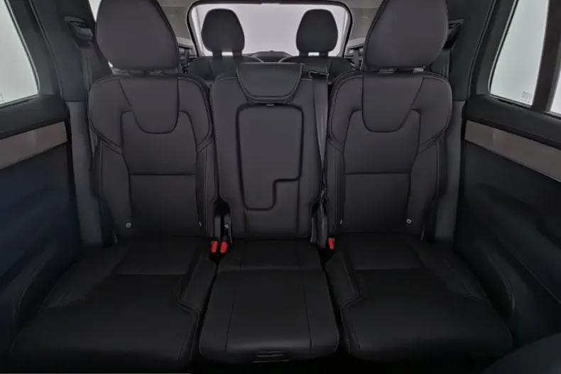 Volvo XC90 din 2025 cu 19.106 km - oferta VOL221536 - foto 13