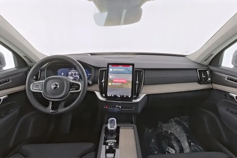 Volvo XC90 din 2025 cu 14.868 km - oferta VOL221537 - foto 8