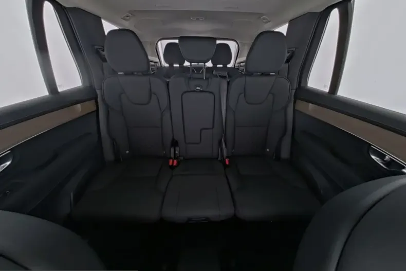 Volvo XC90 din 2025 cu 14.868 km - oferta VOL221537 - foto 10