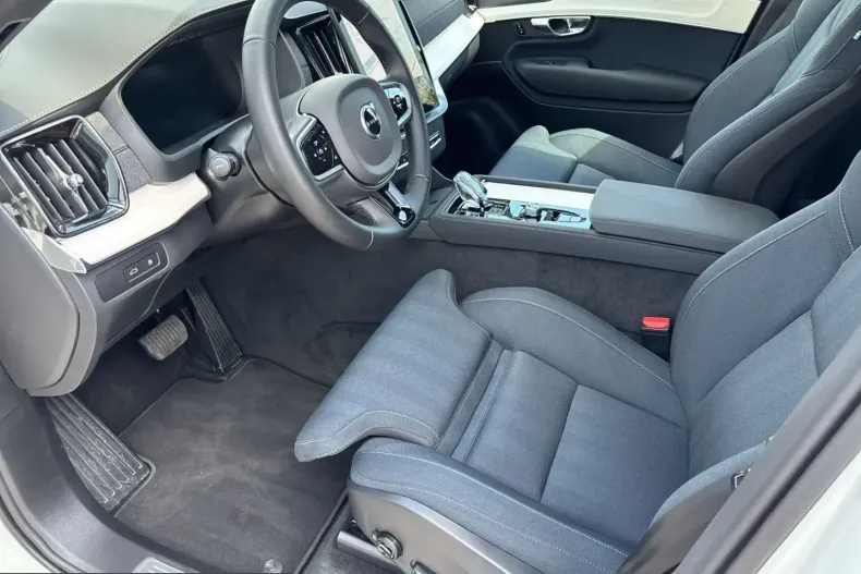 Volvo XC90 din 2025 cu 10.000 km - oferta VOL221538 - foto 6