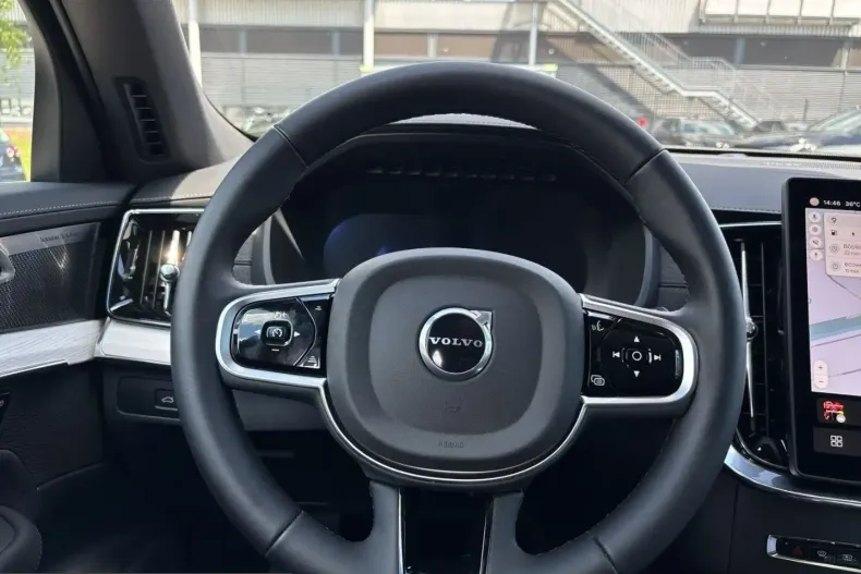 Volvo XC90 din 2025 cu 10.000 km - oferta VOL221538 - foto 14