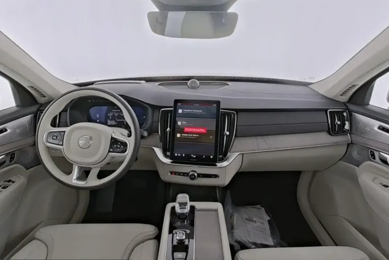Volvo XC90 din 2025 cu 14.076 km - oferta VOL221539 - foto 5