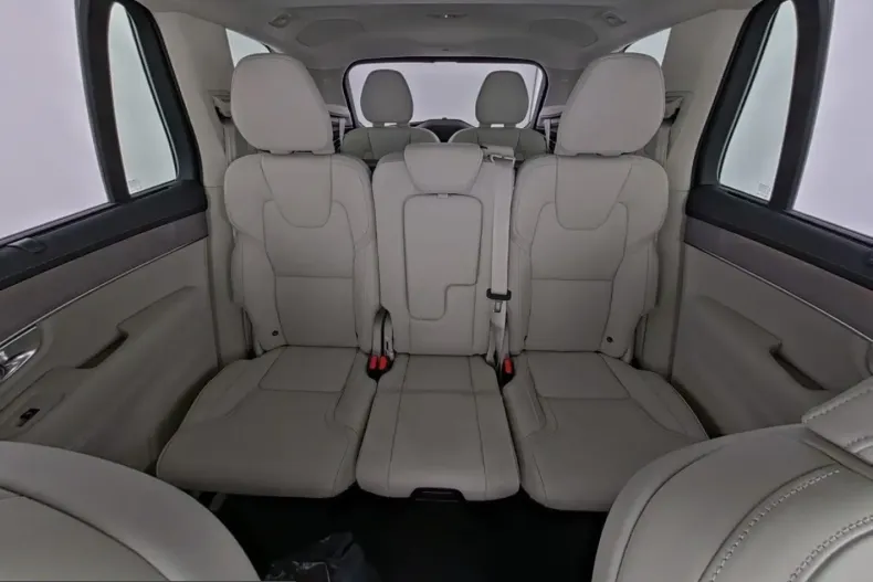 Volvo XC90 din 2025 cu 14.076 km - oferta VOL221539 - foto 7
