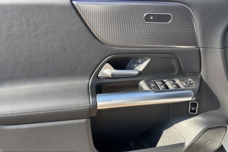 Mercedes-Benz EQA din 2023 cu 22.648 km - oferta MER221540 - foto 17