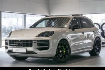 Porsche Cayenne din 2024 - oferta POR221564