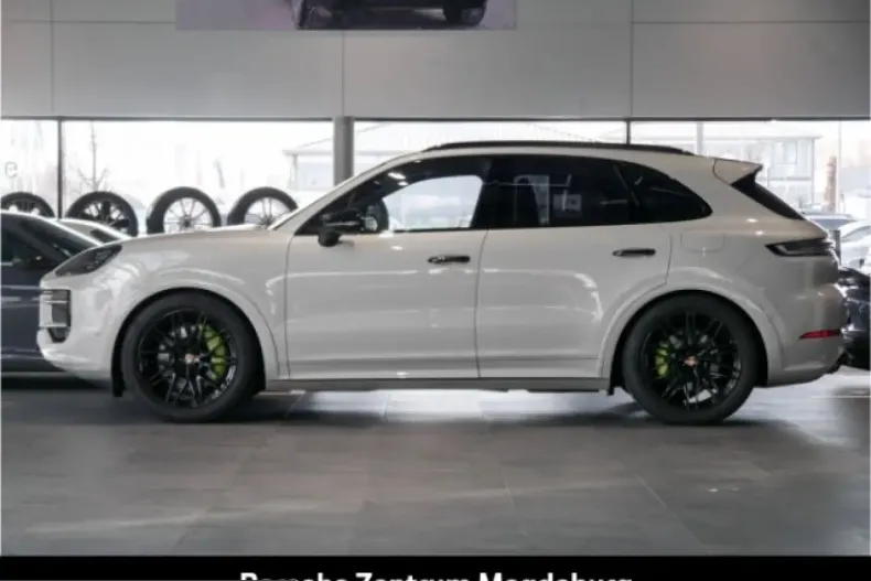 Porsche Cayenne din 2024 cu 44.400 km - oferta POR221564 - foto 2