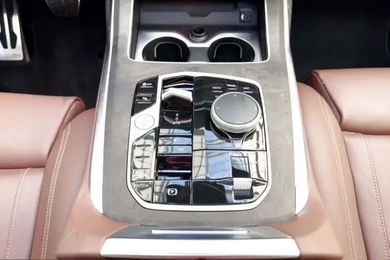 BMW X7 (Seria X) din 2024 cu 43.721 km - oferta BMW221568 - foto 12