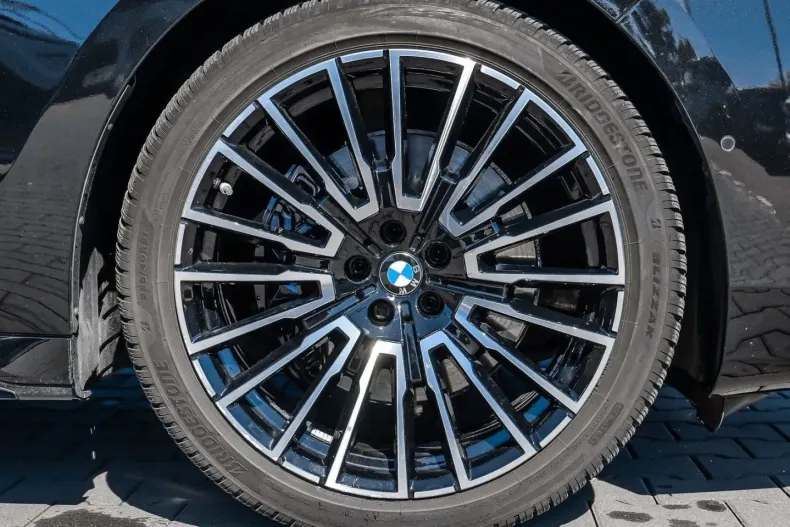 BMW 740 (Seria 7) din 2025 cu 16.750 km - oferta BMW221572 - foto 4