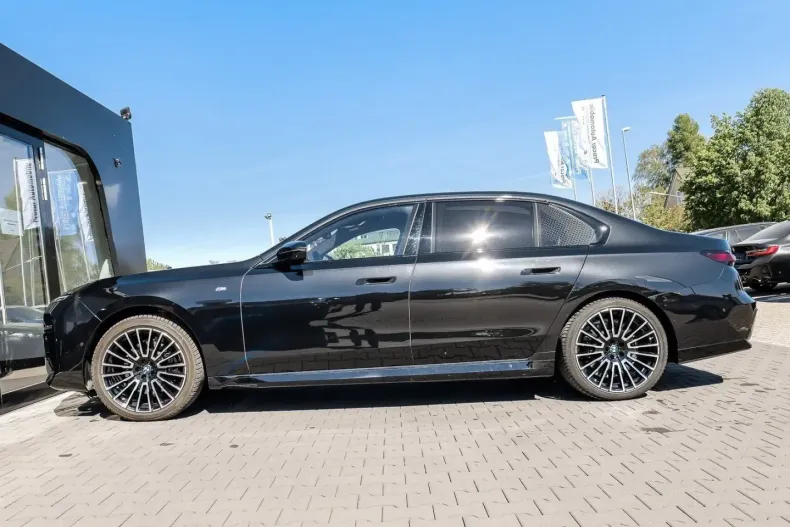 BMW 740 (Seria 7) din 2025 cu 16.750 km - oferta BMW221572 - foto 9